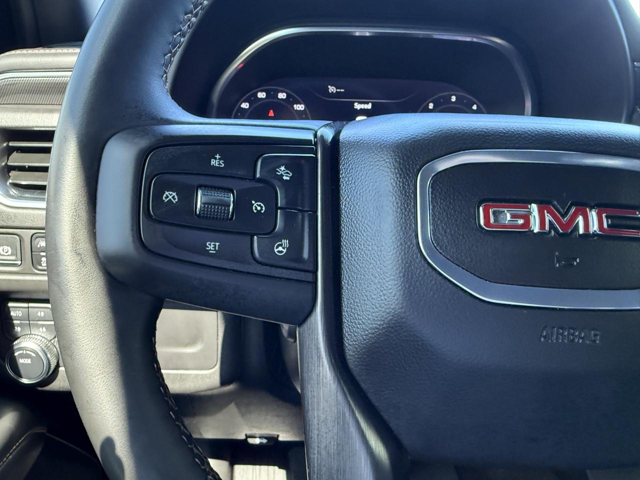 GMC Yukon AT4 2024
