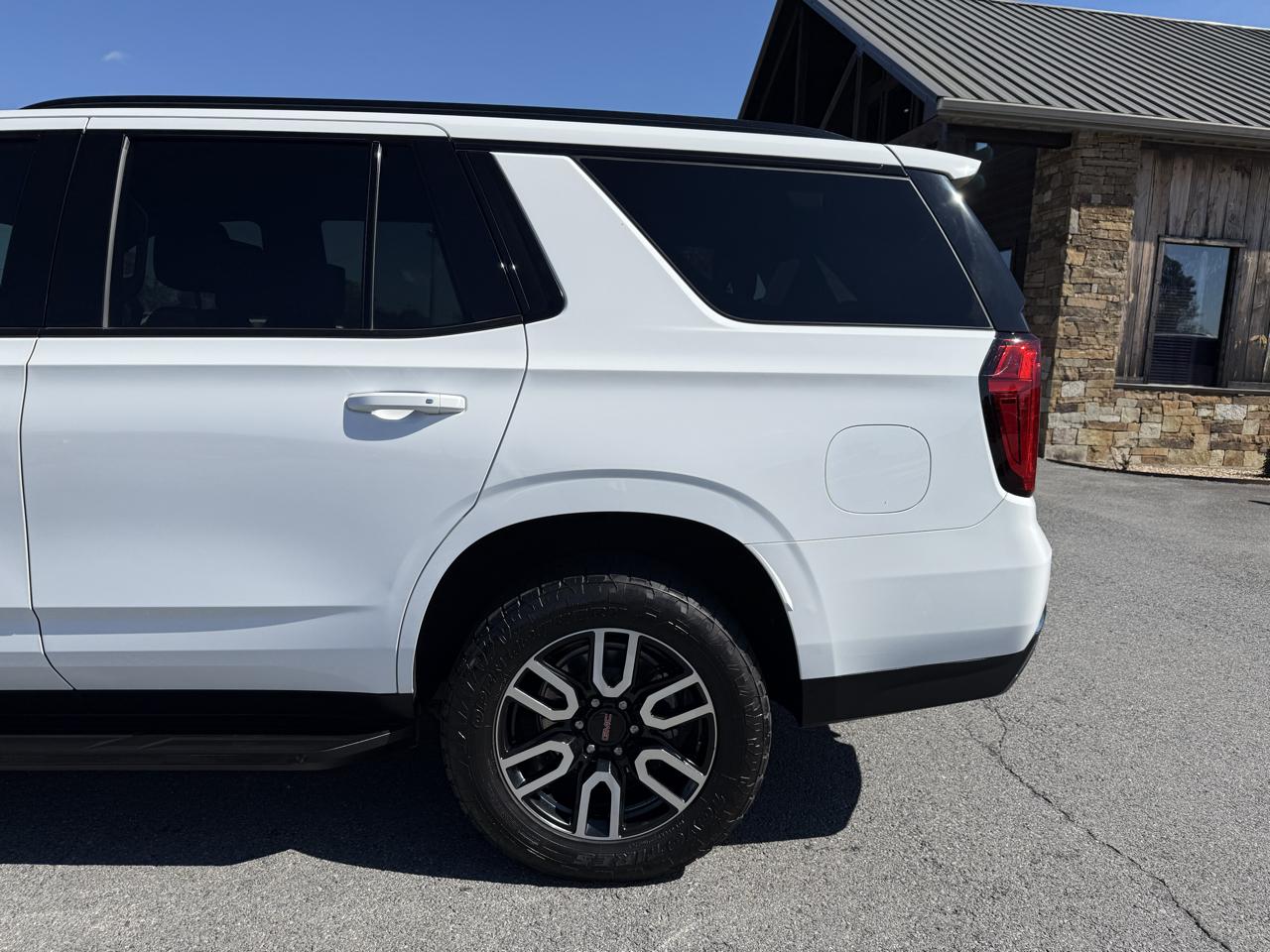 GMC Yukon AT4 2024