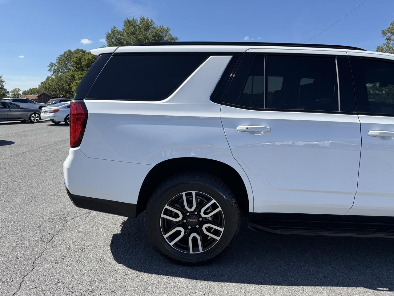 GMC Yukon AT4 2024