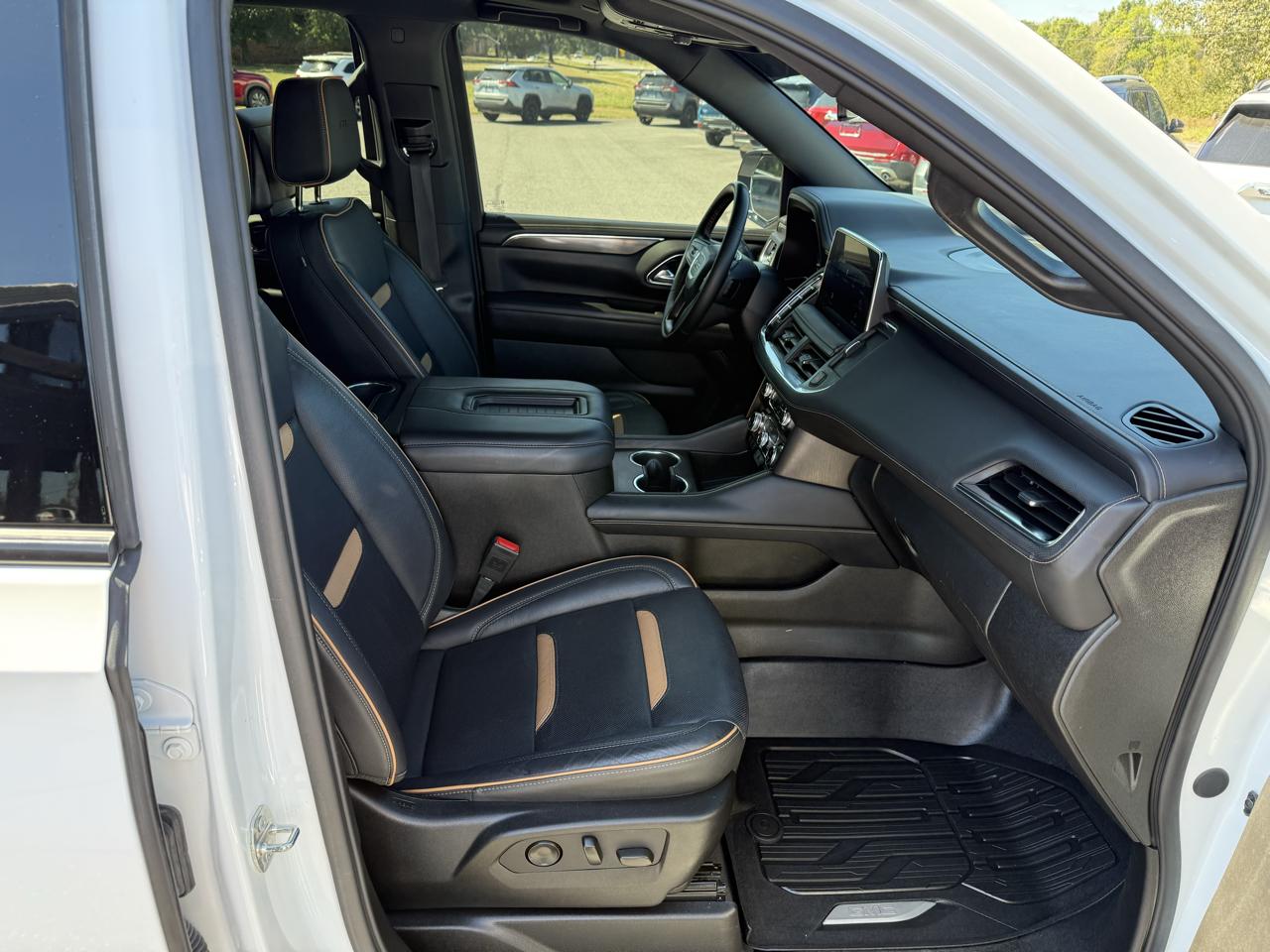 GMC Yukon AT4 2024