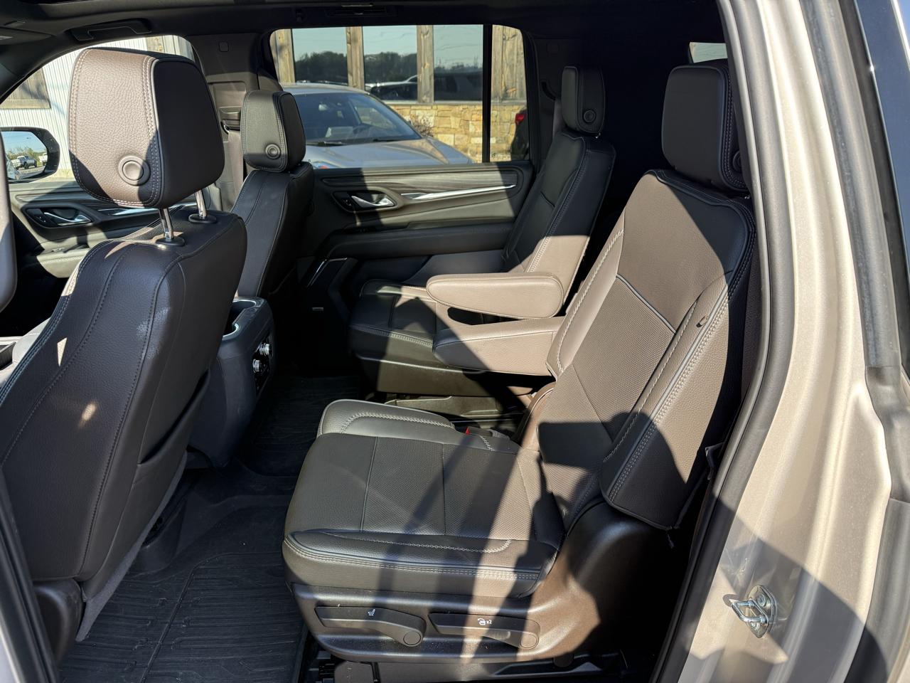 GMC Yukon XL Denali 4WD 2023