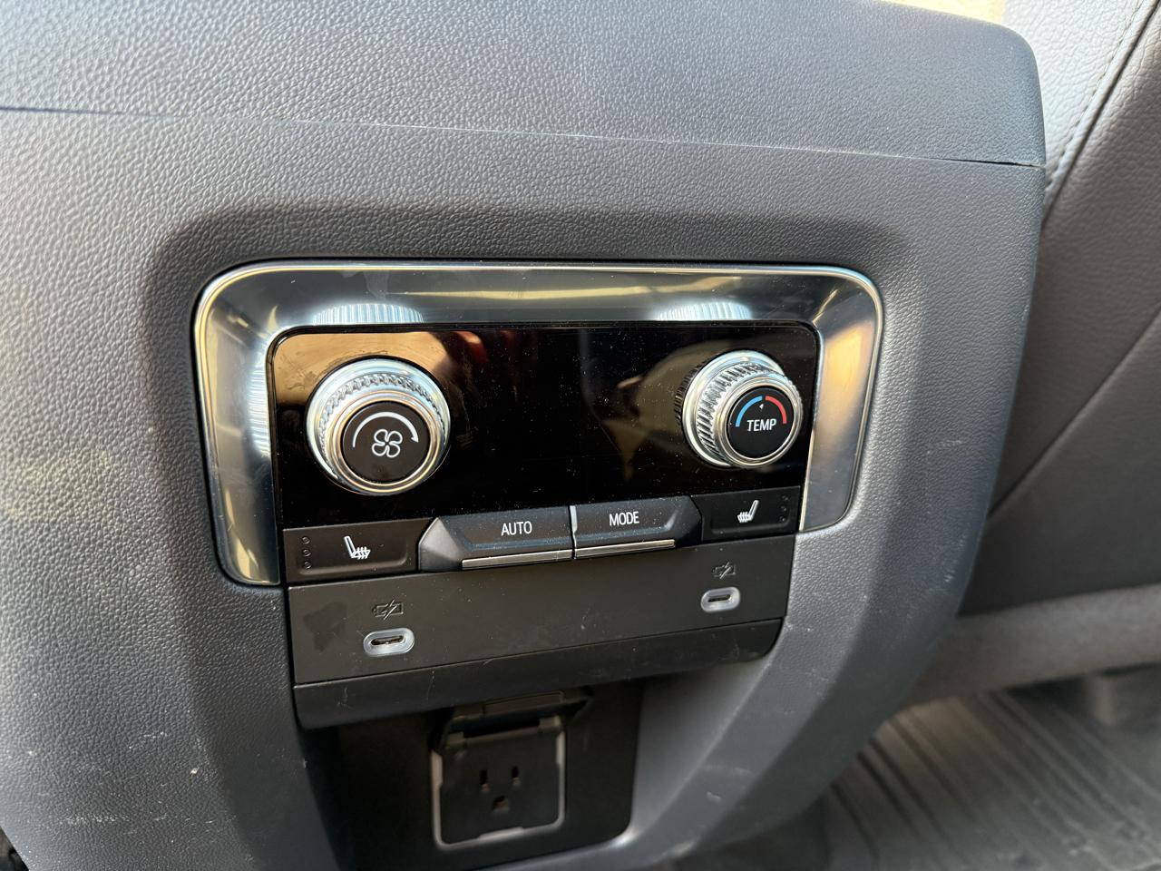 GMC Yukon XL Denali 4WD 2023