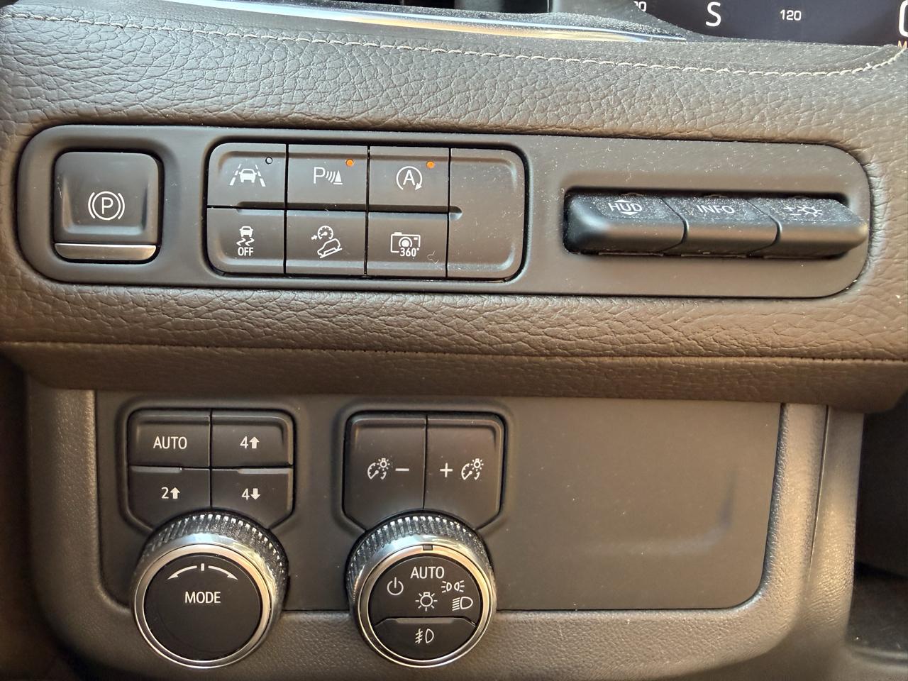 GMC Yukon XL Denali 4WD 2023