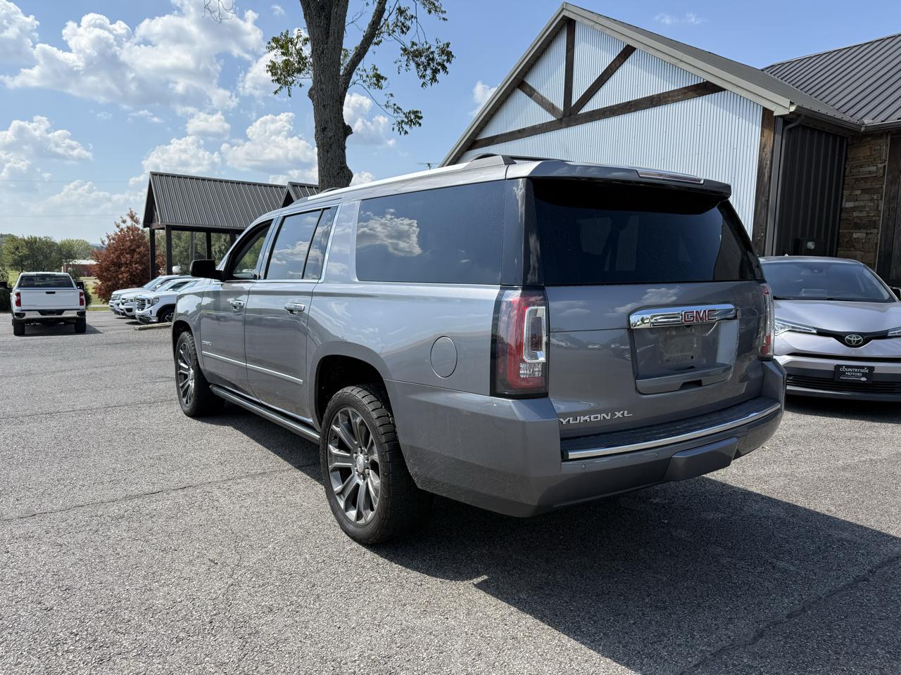 GMC Yukon XL Denali 4WD 2020