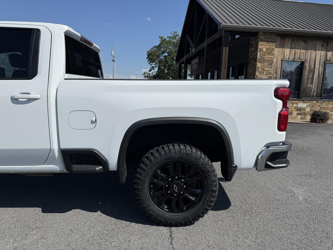 Chevrolet Silverado 2500HD LT Crew Cab 4WD 2023