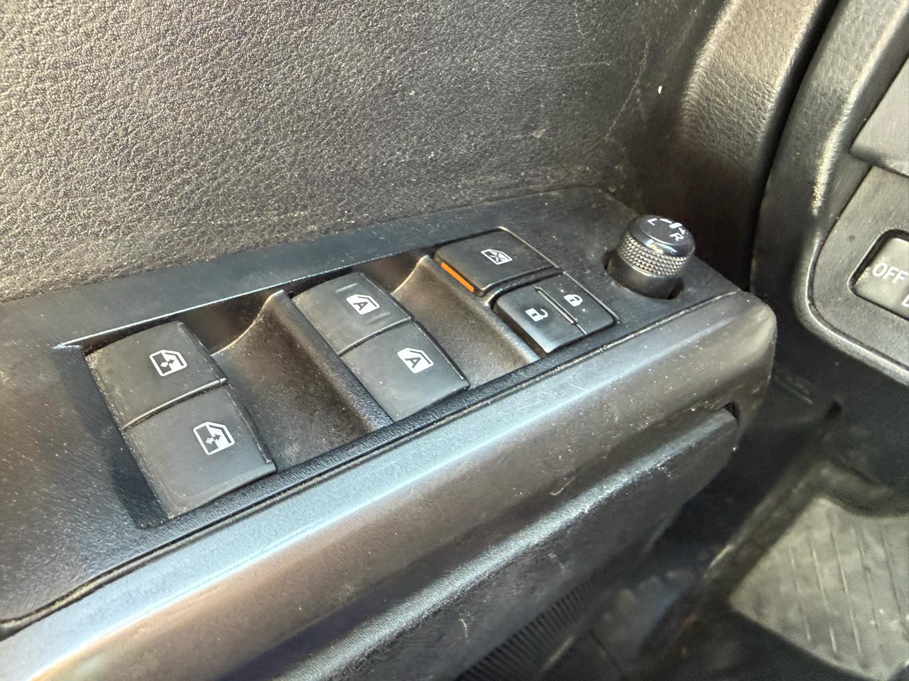 Toyota Tacoma SR5 Double Cab 5' Bed V6 4x2 AT (Natl) 2023