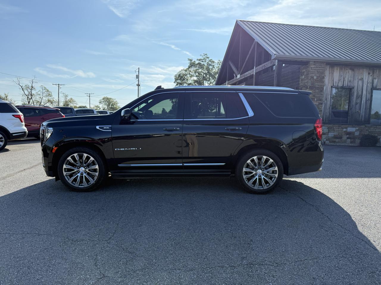 GMC Yukon Denali 4WD 2021