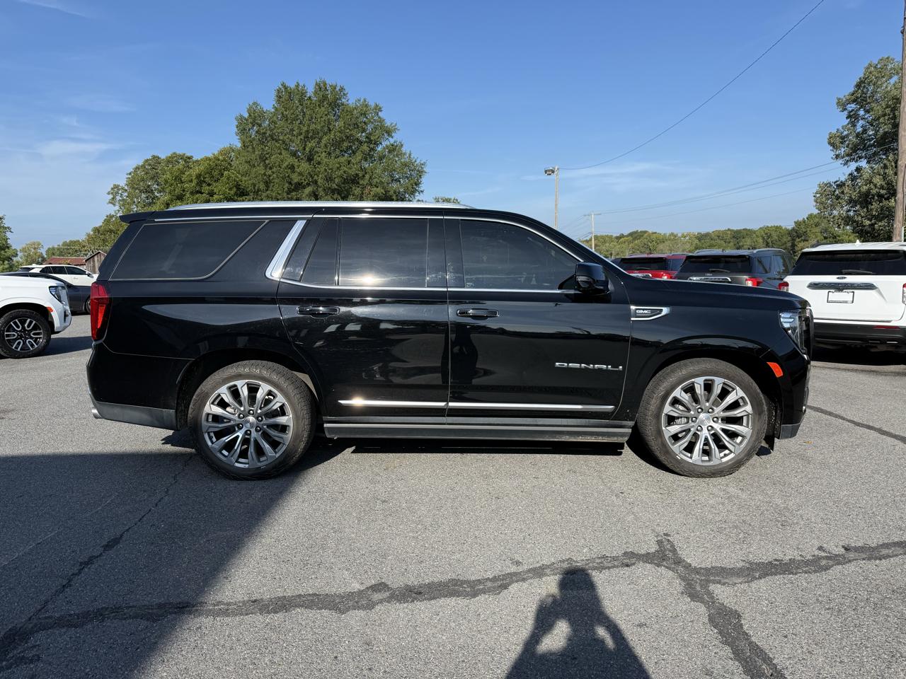 GMC Yukon Denali 4WD 2021
