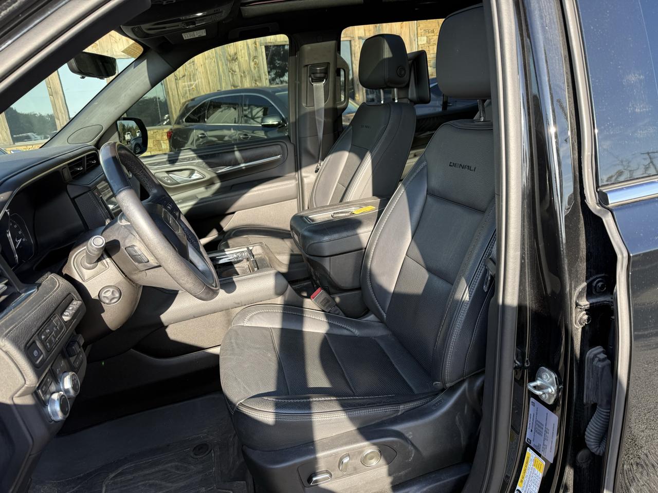 GMC Yukon Denali 4WD 2021