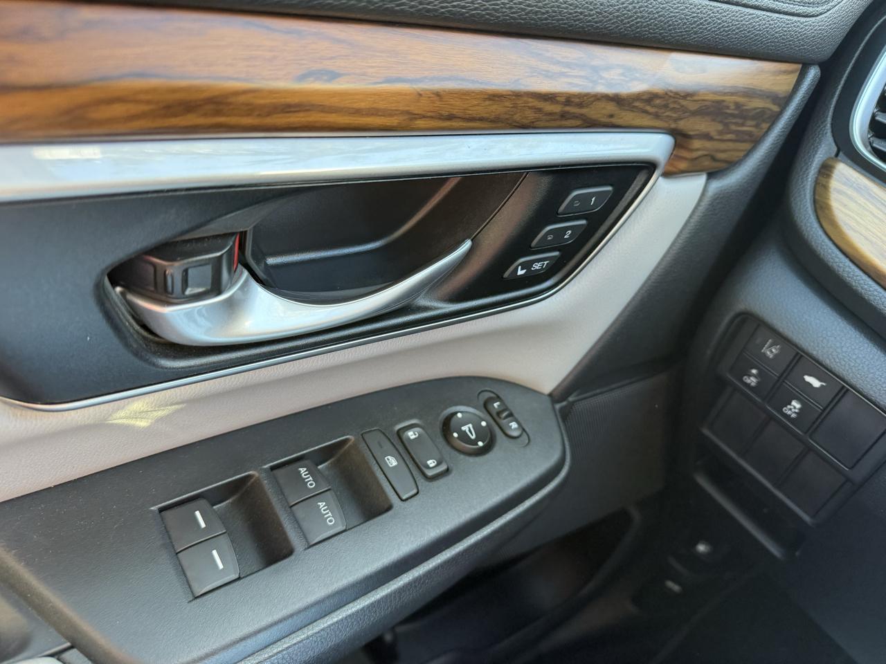 Honda CR-V Touring 2WD 2018