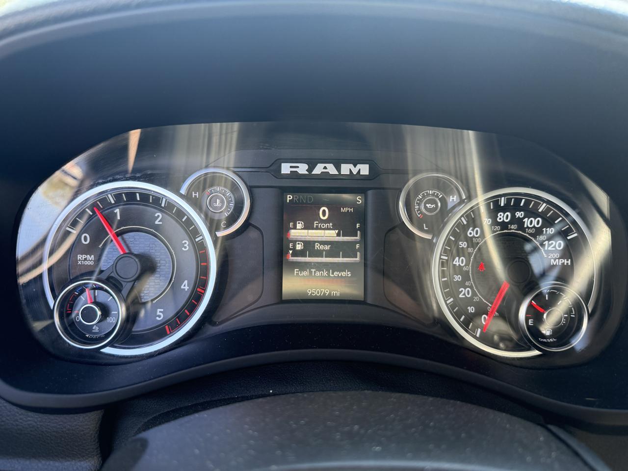 RAM 3500 SLT Crew Cab 4WD 2022