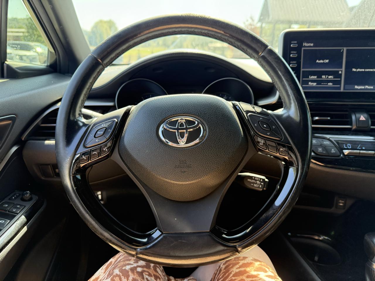 Toyota C-HR XLE 2019