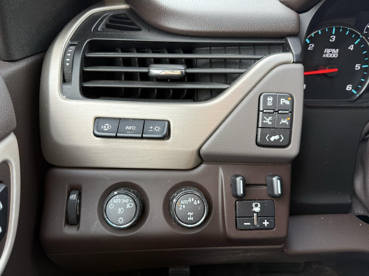 GMC Yukon Denali 4WD 2017