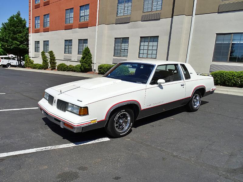 Oldsmobile Cutlass Supreme  1987