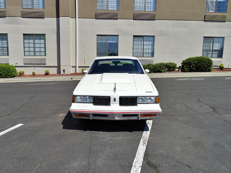 Oldsmobile Cutlass Supreme  1987
