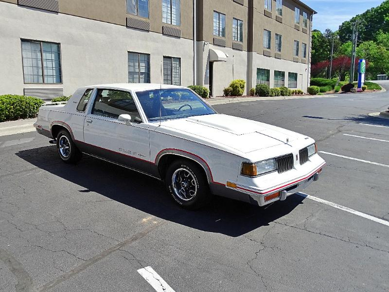 Oldsmobile Cutlass Supreme  1987