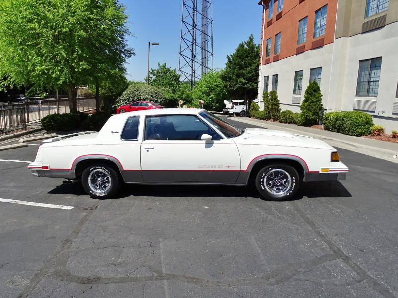 Oldsmobile Cutlass Supreme  1987