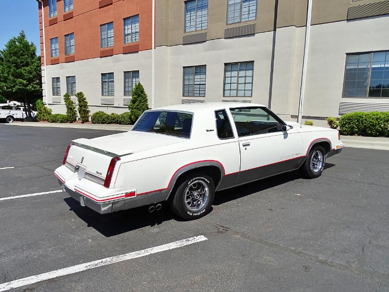 Oldsmobile Cutlass Supreme  1987