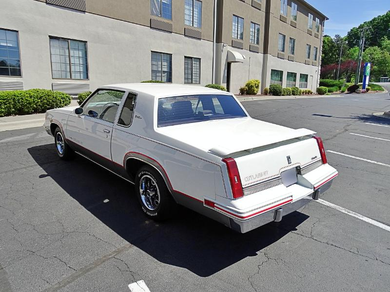 Oldsmobile Cutlass Supreme  1987