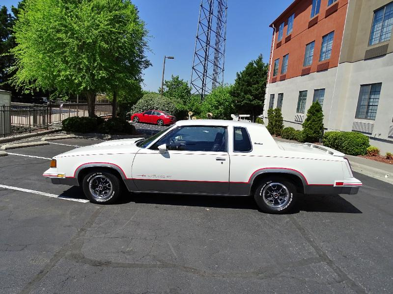 Oldsmobile Cutlass Supreme  1987