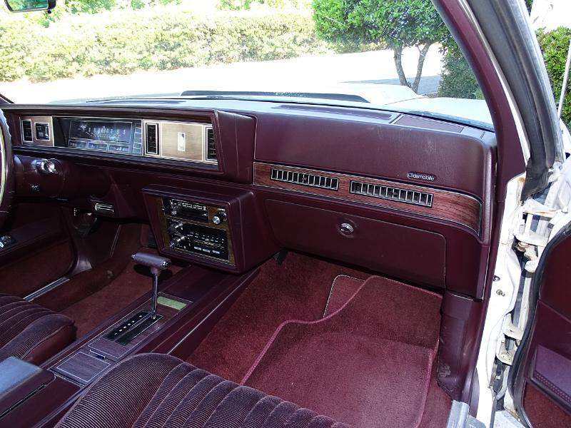 Oldsmobile Cutlass Supreme  1987