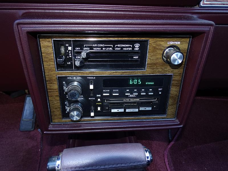 Oldsmobile Cutlass Supreme  1987