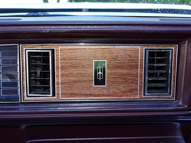 Oldsmobile Cutlass Supreme  1987