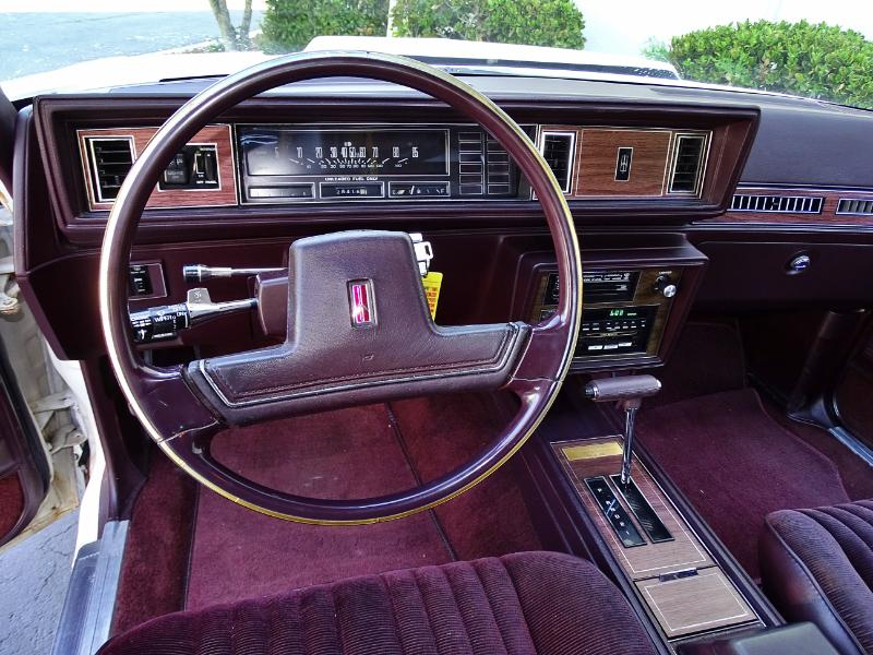 Oldsmobile Cutlass Supreme  1987