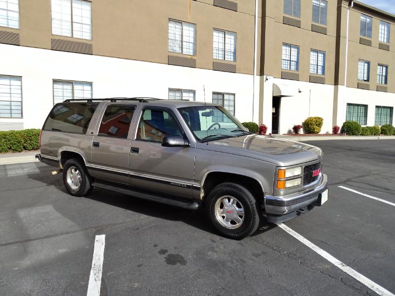 1999 GMC Suburban SLT 1500 4WD