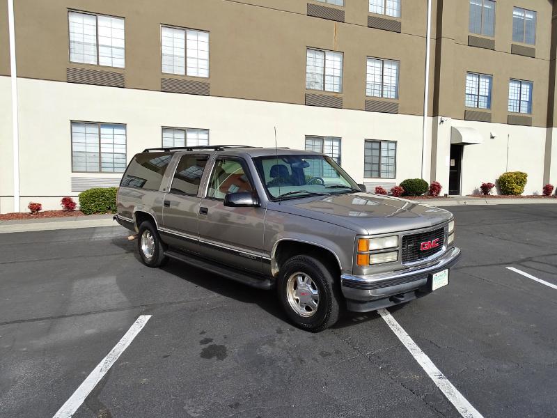 GMC Suburban  1999