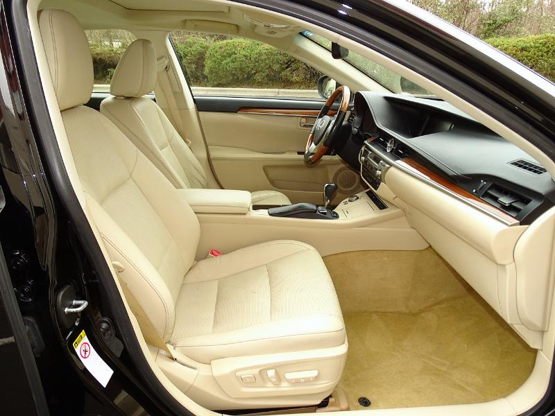 Lexus ES 300h Sedan 2014