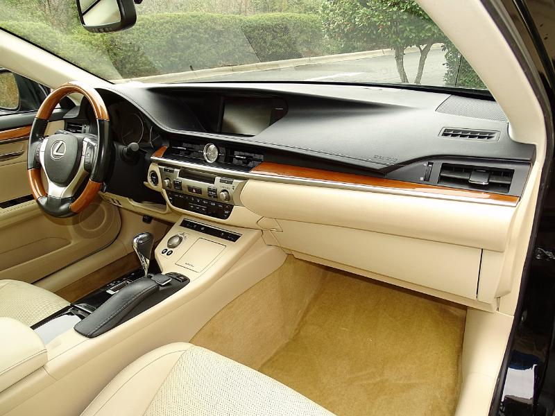 Lexus ES 300h Sedan 2014