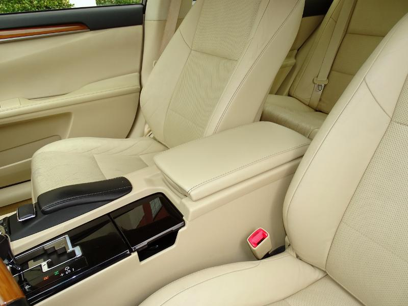 Lexus ES 300h Sedan 2014