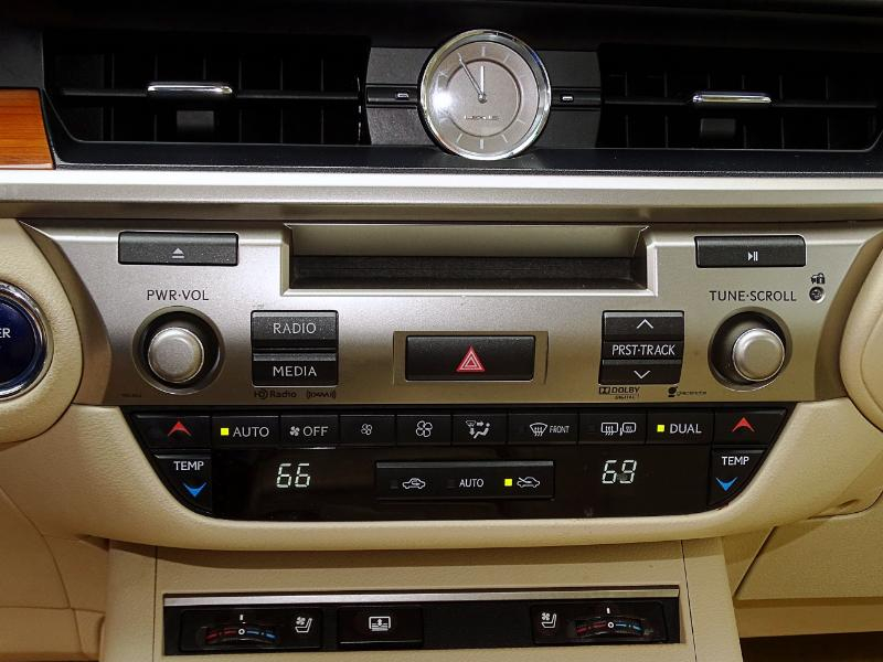 Lexus ES 300h Sedan 2014