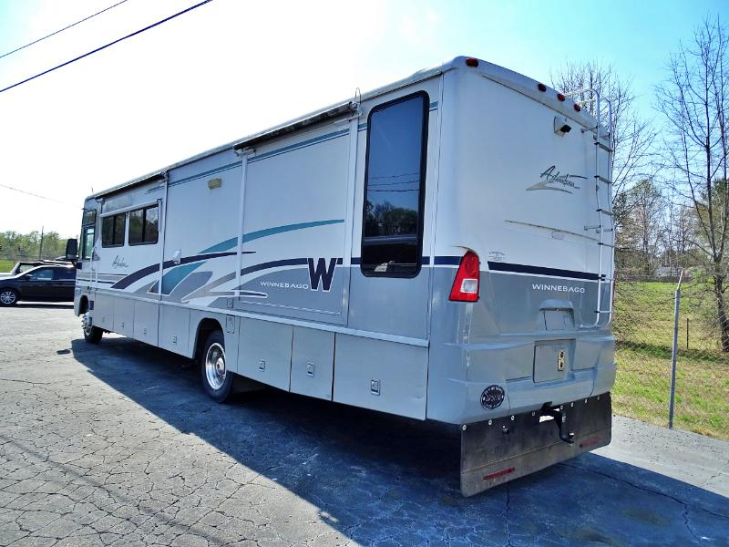 Winnebago Adventurer  2004