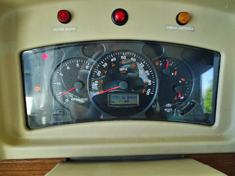 Winnebago Adventurer  2004