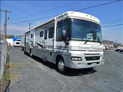 2004 Winnebago Adventurer 