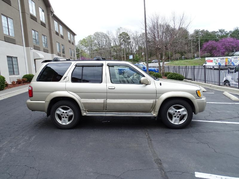 Infiniti QX4 2WD 2001