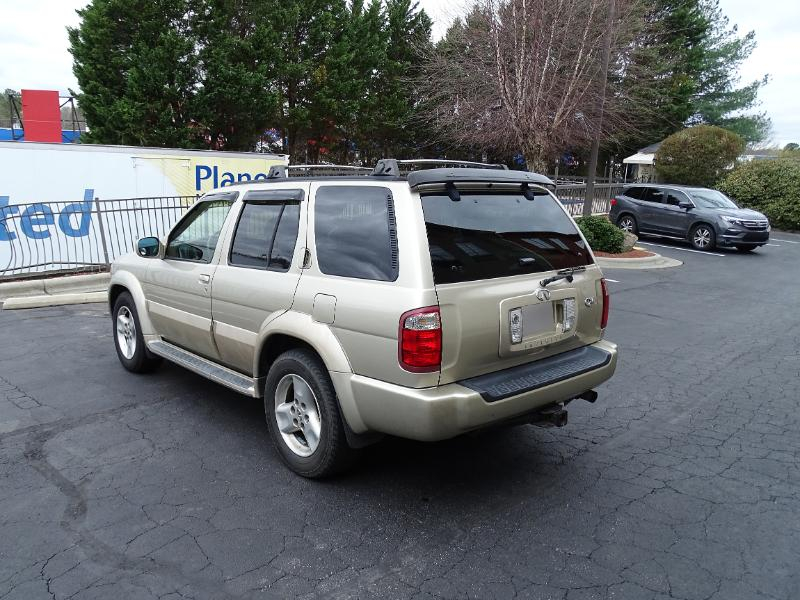 Infiniti QX4 2WD 2001