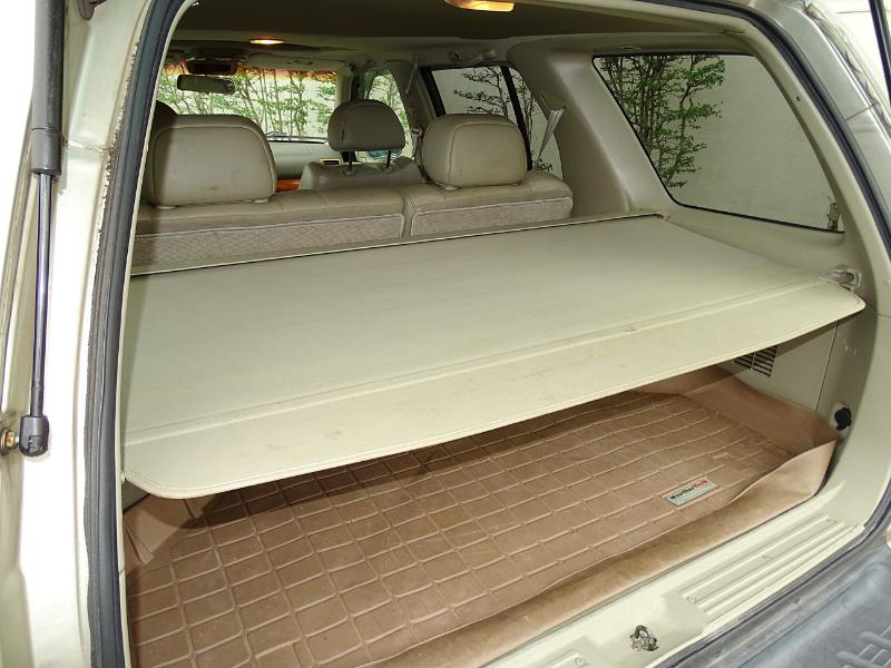 Infiniti QX4 2WD 2001