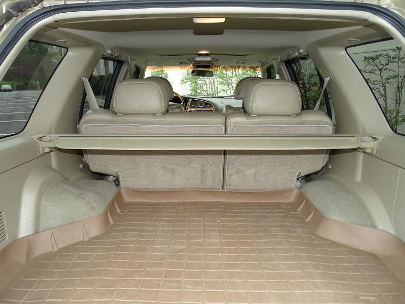 Infiniti QX4 2WD 2001