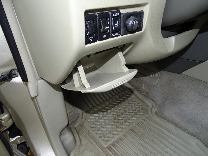 Infiniti QX4 2WD 2001