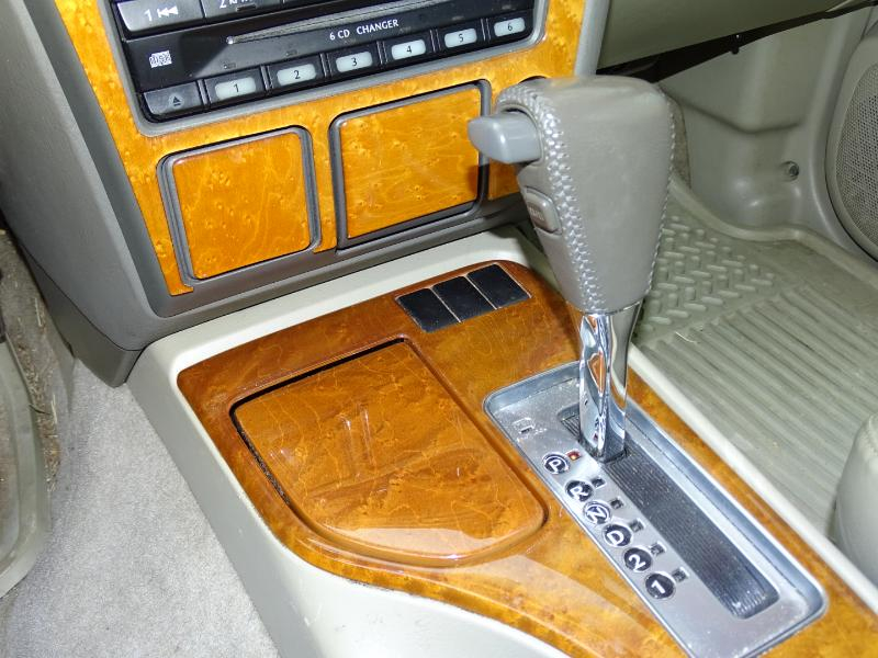 Infiniti QX4 2WD 2001