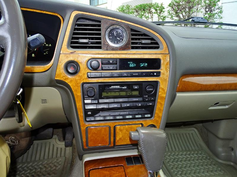 Infiniti QX4 2WD 2001