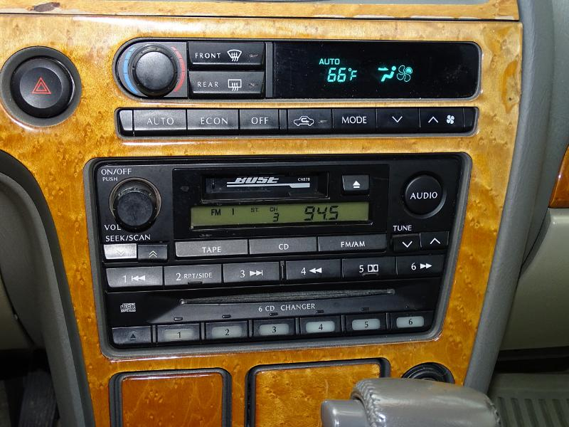 Infiniti QX4 2WD 2001