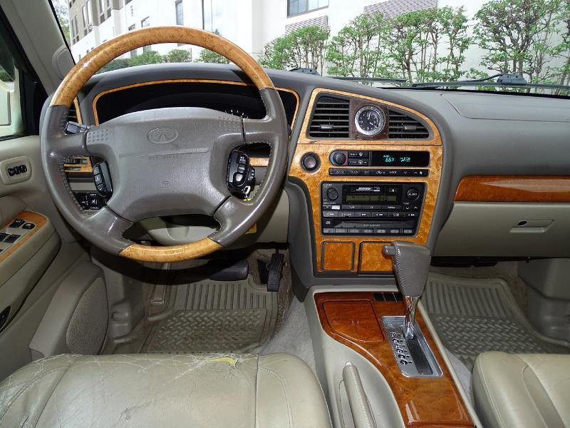Infiniti QX4 2WD 2001