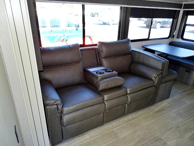 Keystone Cougar  2024