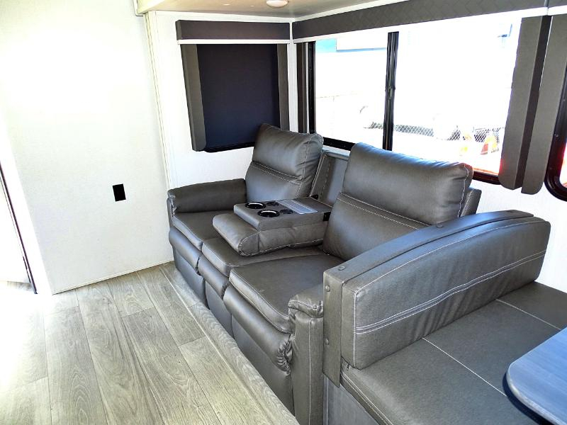 Keystone Cougar  2024