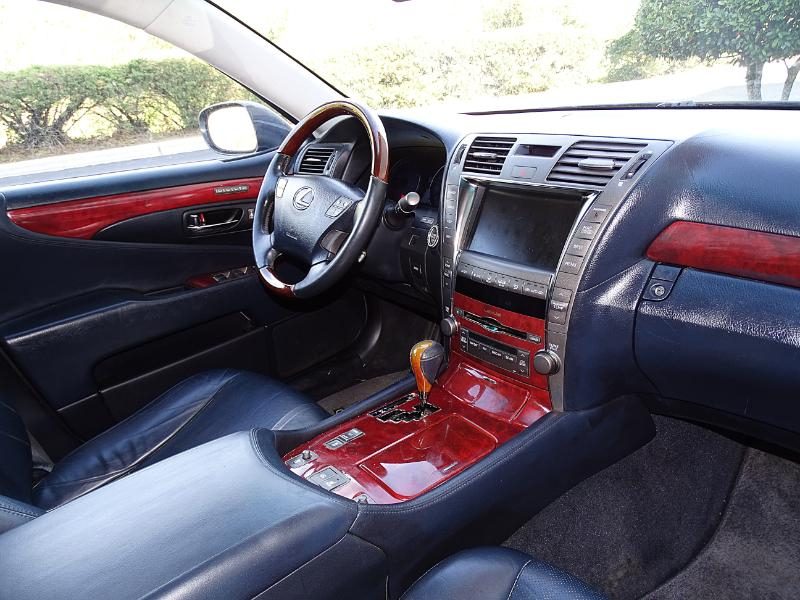 Lexus LS 460 Luxury Sedan 2009