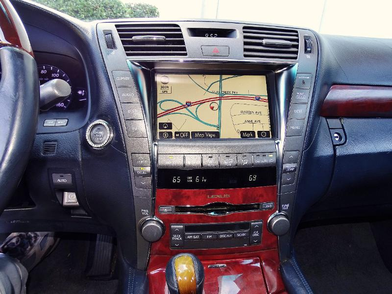 Lexus LS 460 Luxury Sedan 2009